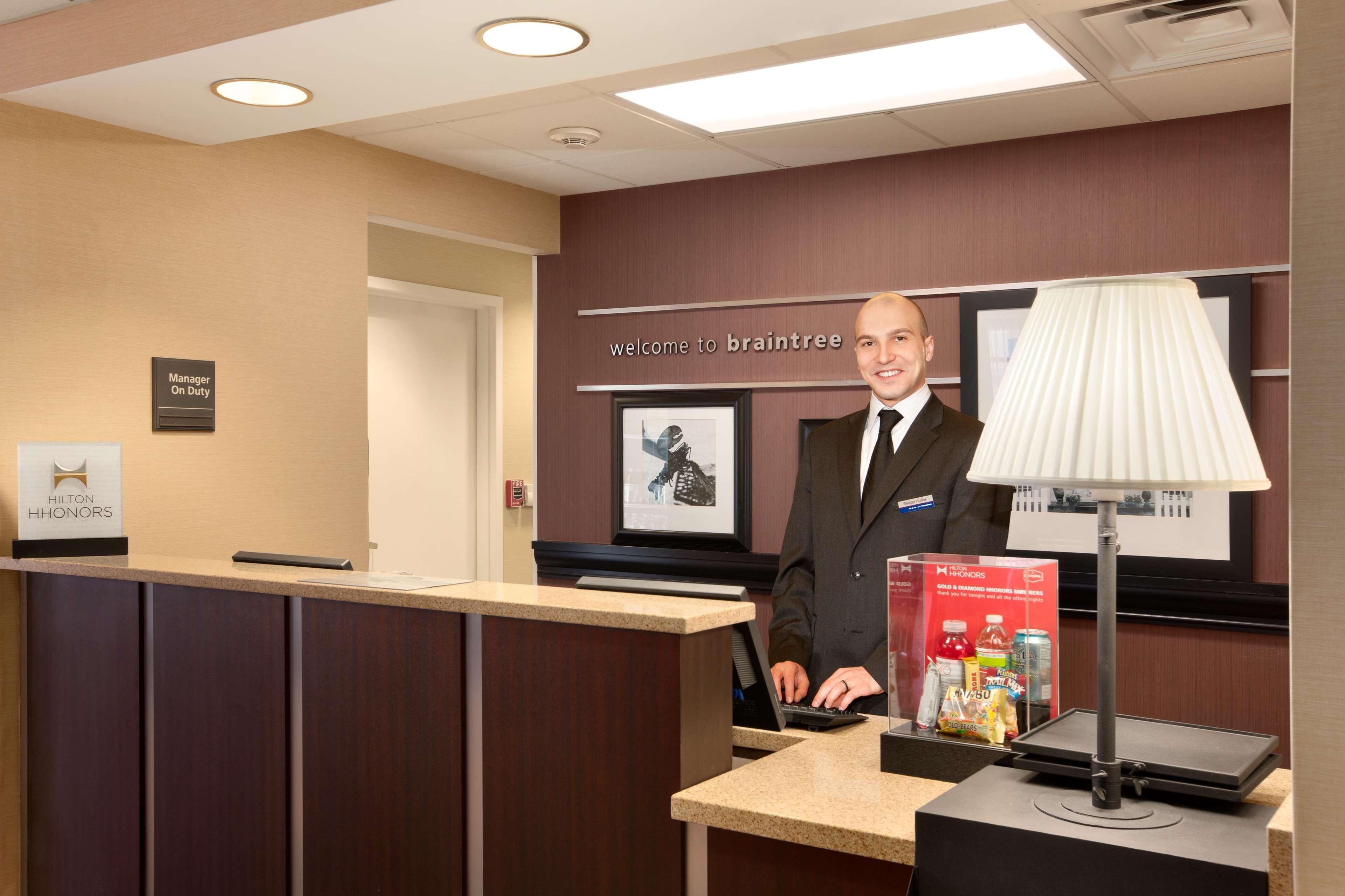 Hampton Inn Boston/Braintree Exterior photo