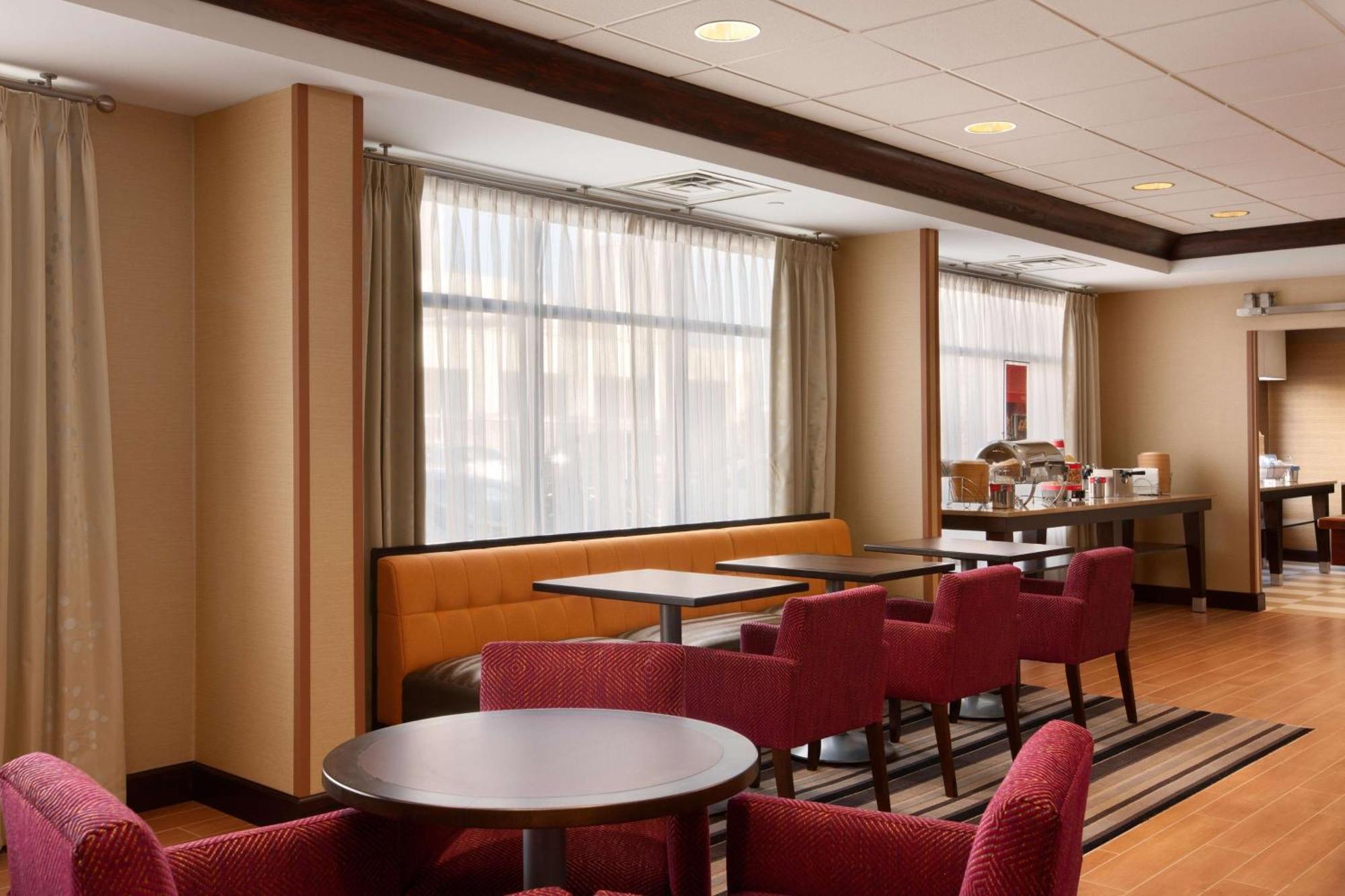 Hampton Inn Boston/Braintree Exterior photo